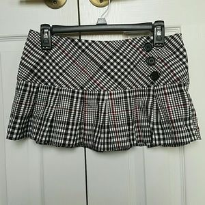 Wet Seal plaid pleated mini skirt